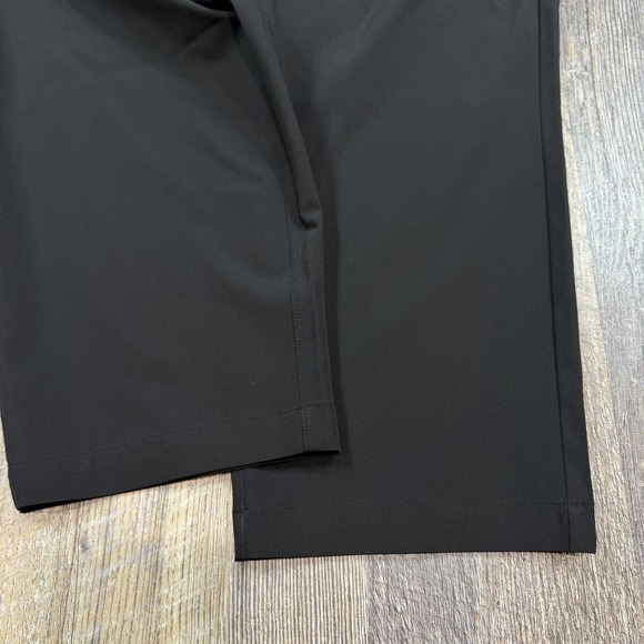 Fabletics The Only Pant Men's 40x30 Black Stretch Performance Zip Pocket Pants - Picture 2 of 14